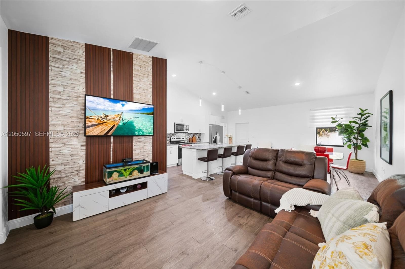 1109 N HILTON CIR, La Belle, FL 33935 — zdjęcie 3