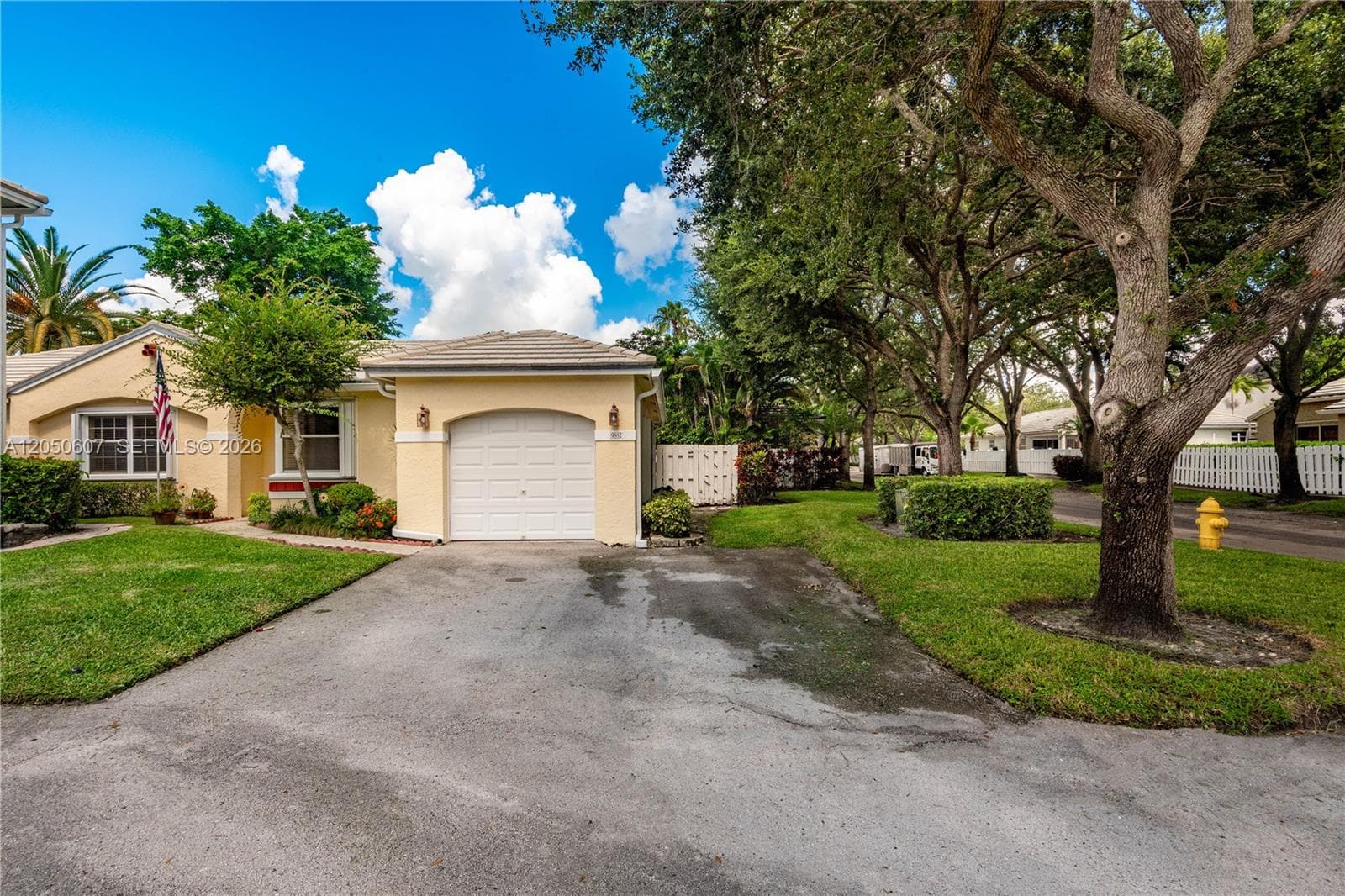9852 NW 9th Ct, Plantation, FL 33324