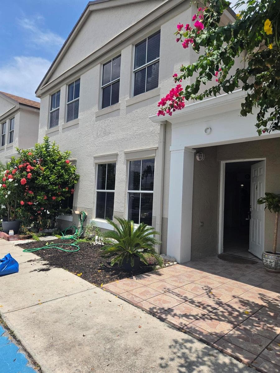 9187 Fontainebleau Boulevard # 419, Miami, FL 33172