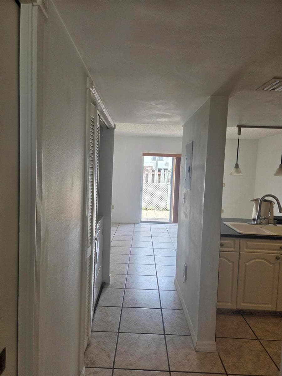 9187 Fontainebleau Boulevard # 419, Miami, FL 33172 — zdjęcie 5