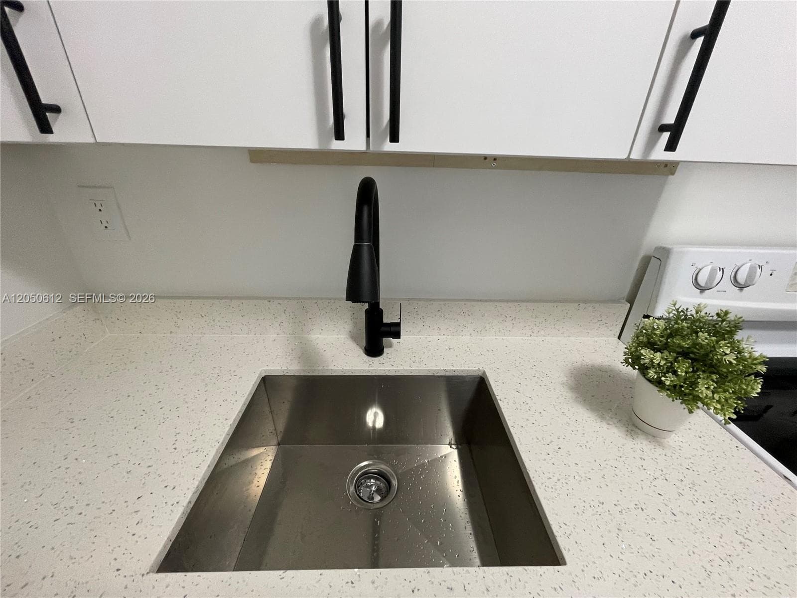 142 SW 18th Ave # 19, Miami, FL 33135 — zdjęcie 3