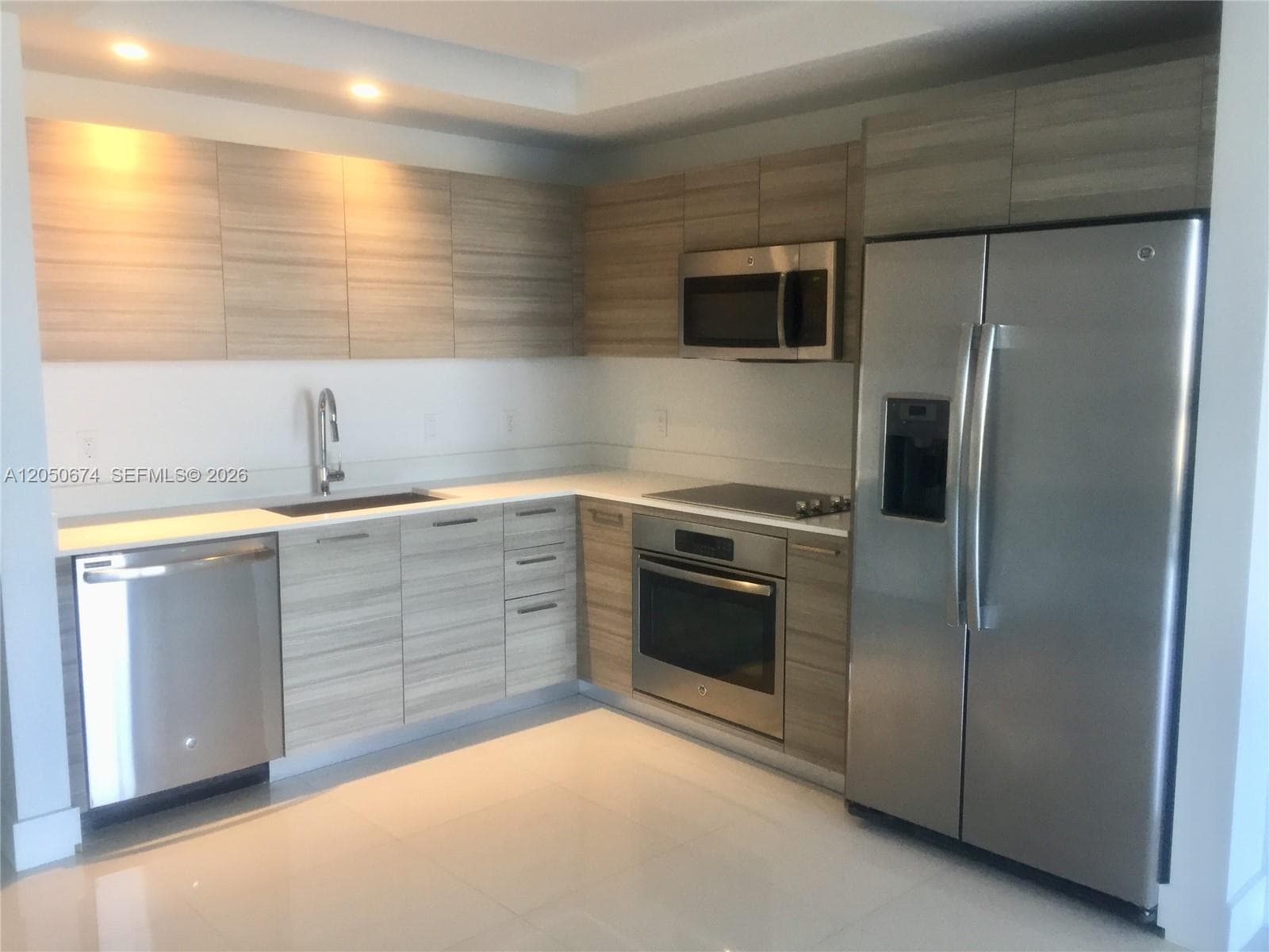 121 NE 34th St # 912, Miami, FL 33137