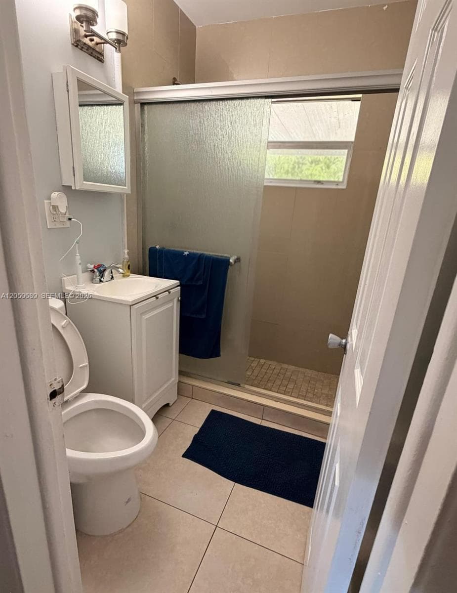 695 697 Curtiss Dr, Opa-Locka, FL 33054 — zdjęcie 5