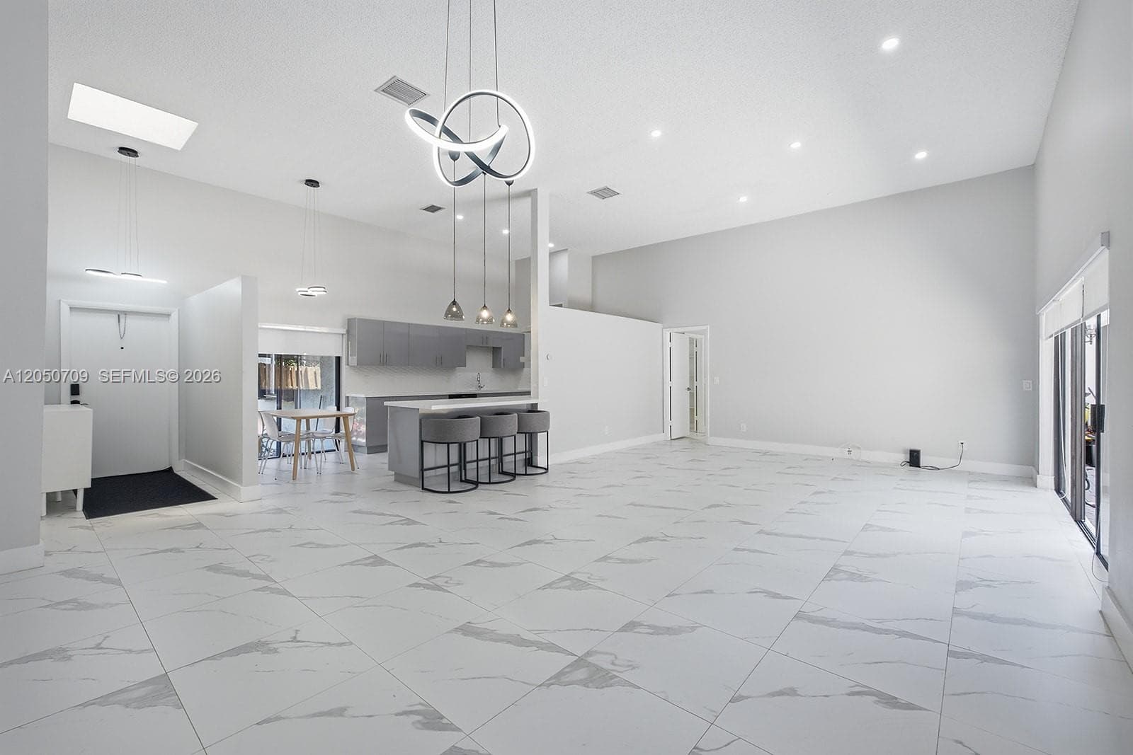 605 Leslie Dr, Hallandale Beach, FL 33009 — zdjęcie 2
