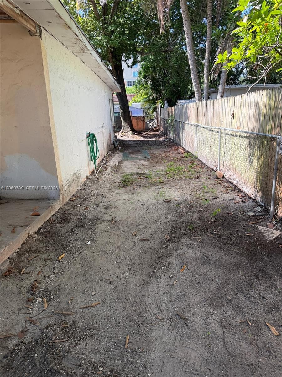 3555 SW 23rd St, Miami, FL 33145 — zdjęcie 3