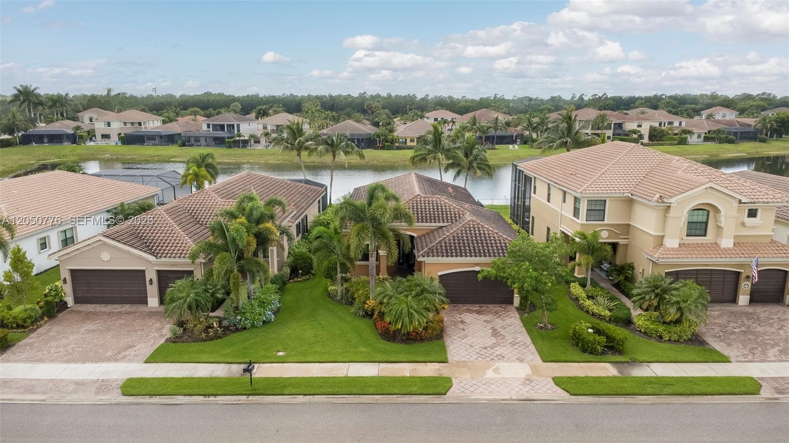 3694 Pleasant Springs, Naples, FL 34119 — zdjęcie 2