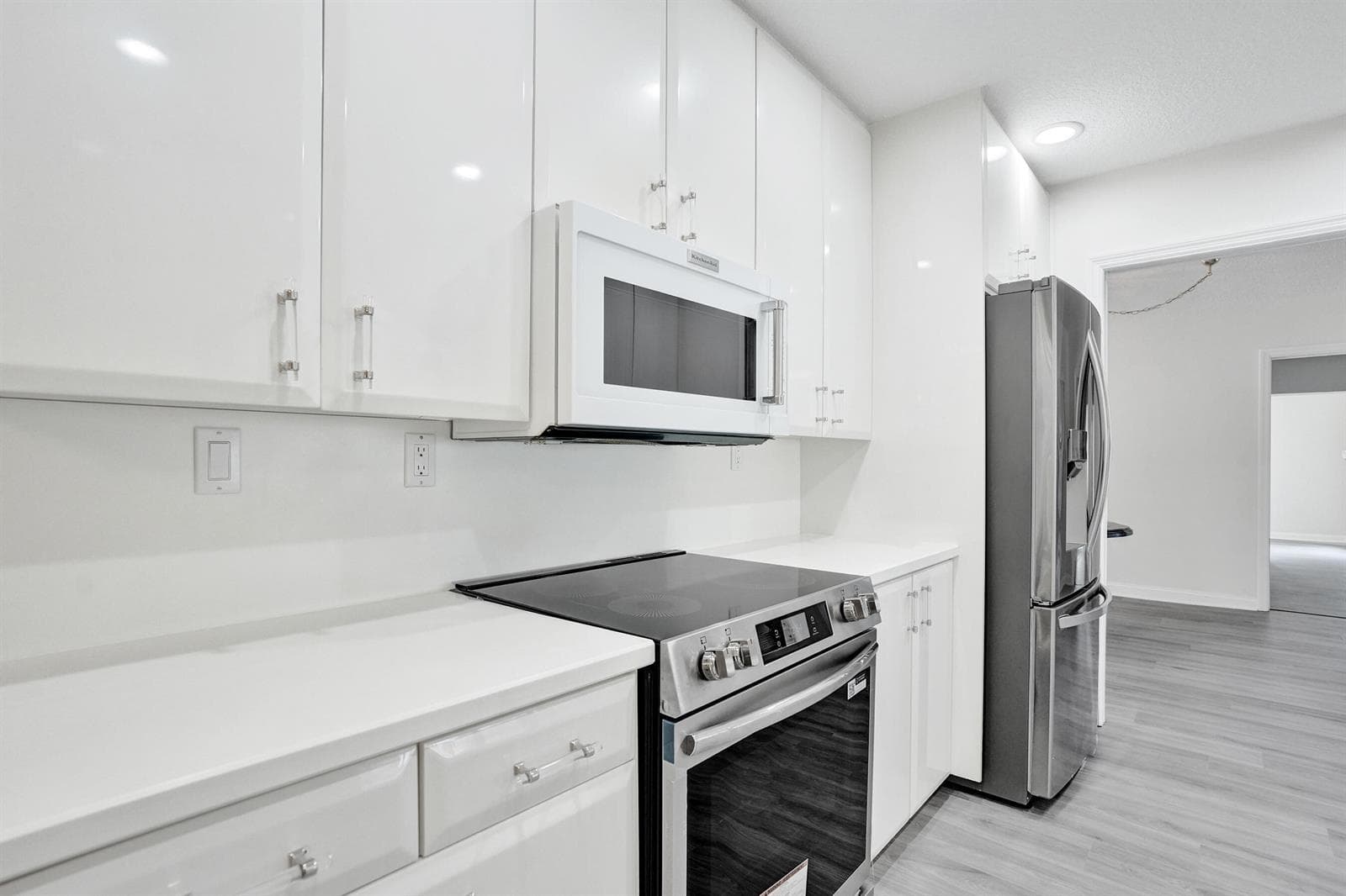 4755 NE 23rd Avenue, Fort Lauderdale, FL 33308 — zdjęcie 3