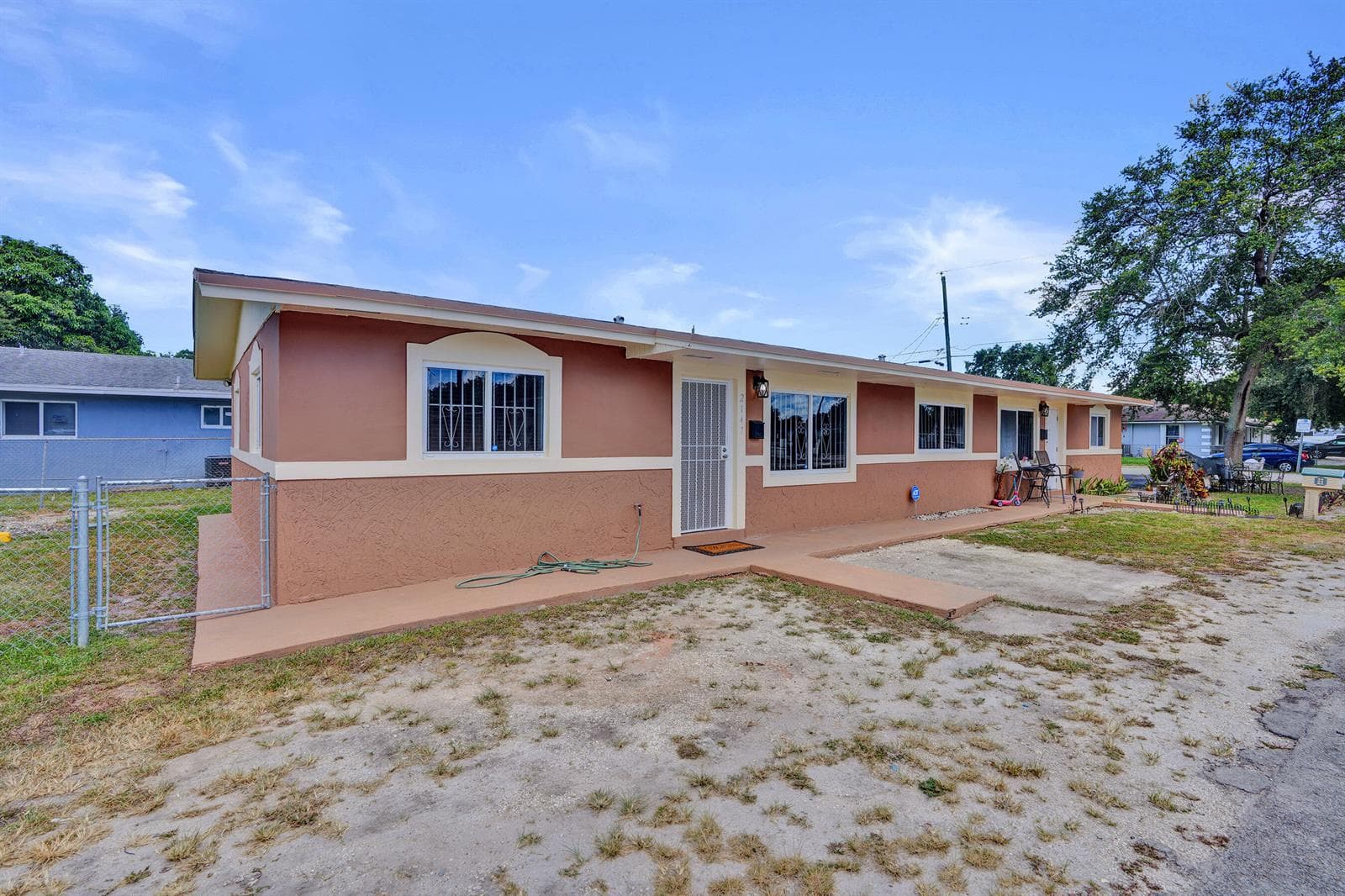 2147 NW 100th Street, Miami, FL 33147 — zdjęcie 2