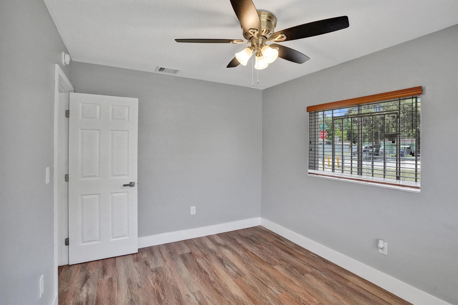 2147 NW 100th Street, Miami, FL 33147 — zdjęcie 5