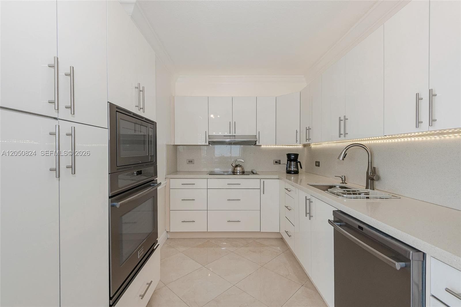8855 Collins Ave # 8J, Surfside, FL 33154 — zdjęcie 4