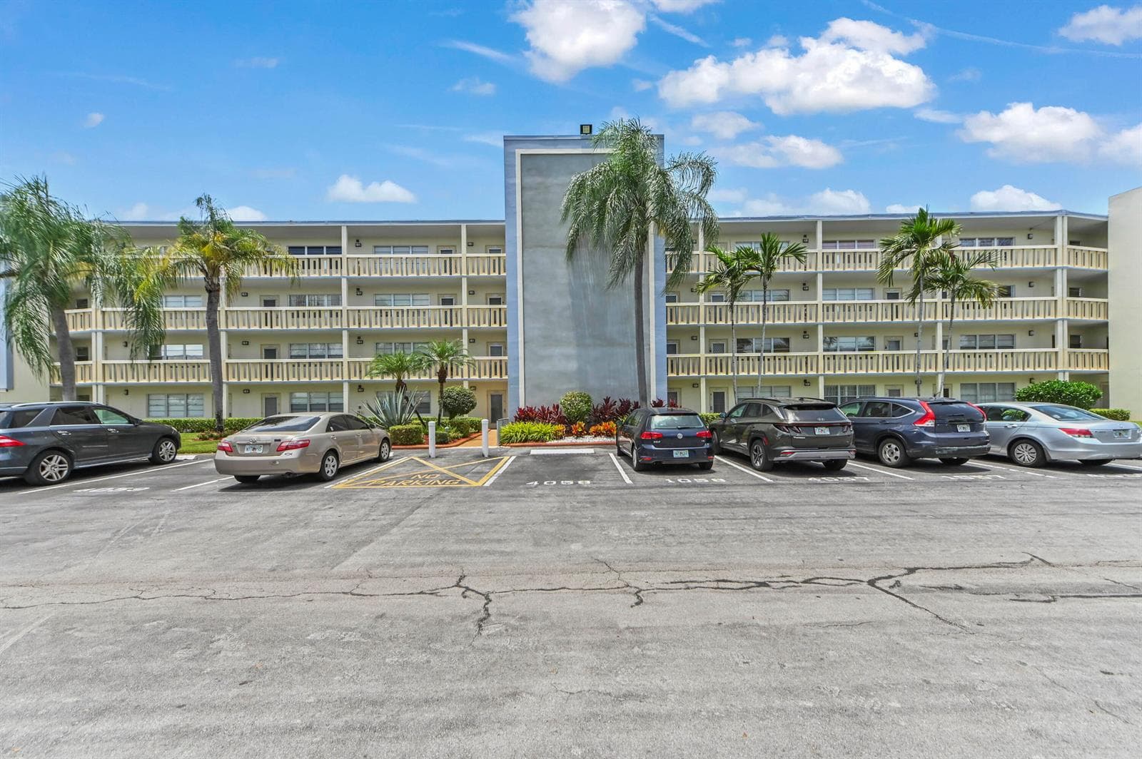 2056 Ainslie D, Boca Raton, FL 33434