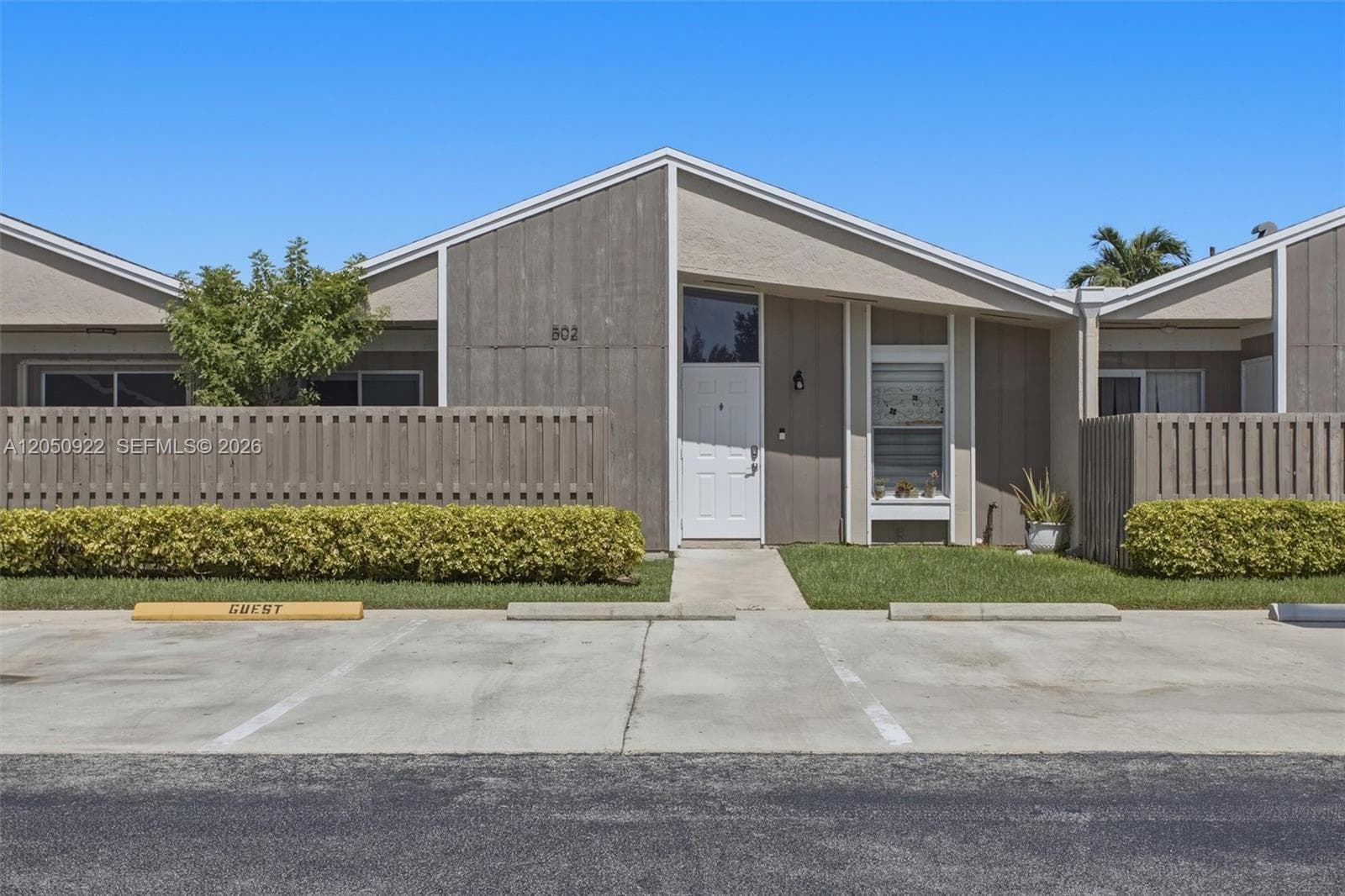 502 Woodgate Cir # B, Sunrise, FL 33326