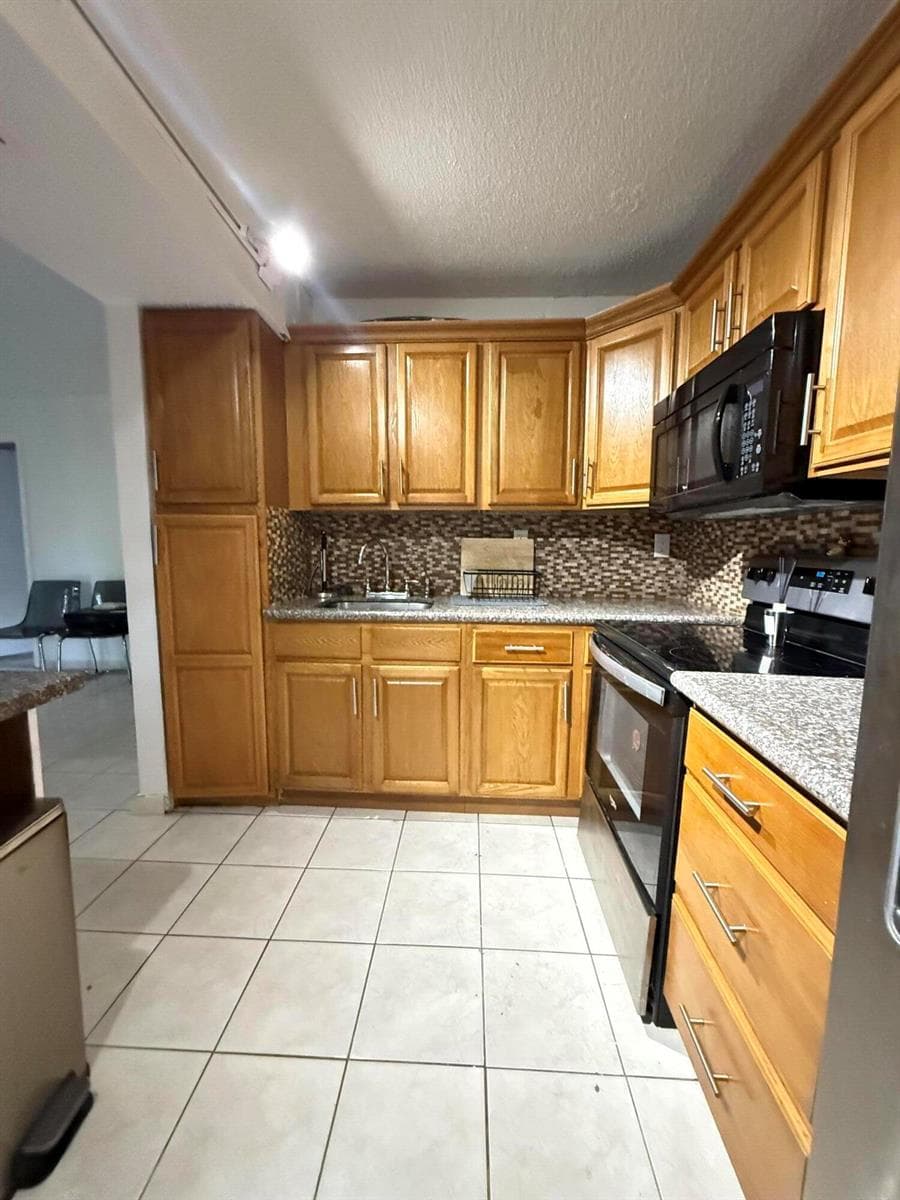 20015 NE 3rd Court # 5, Miami, FL 33161 — zdjęcie 4