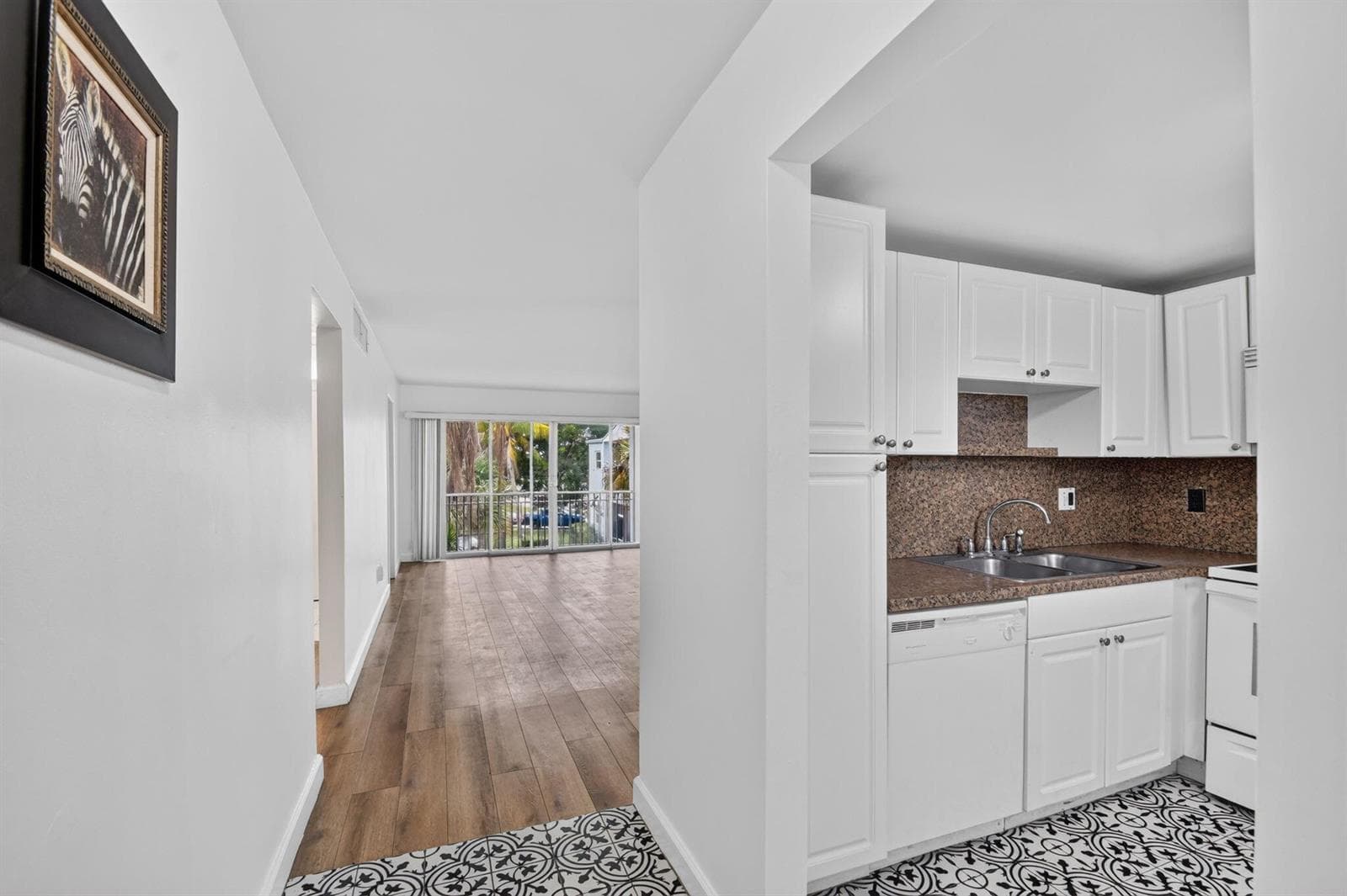 1505 Crescent Circle # B24, Lake Park, FL 33403