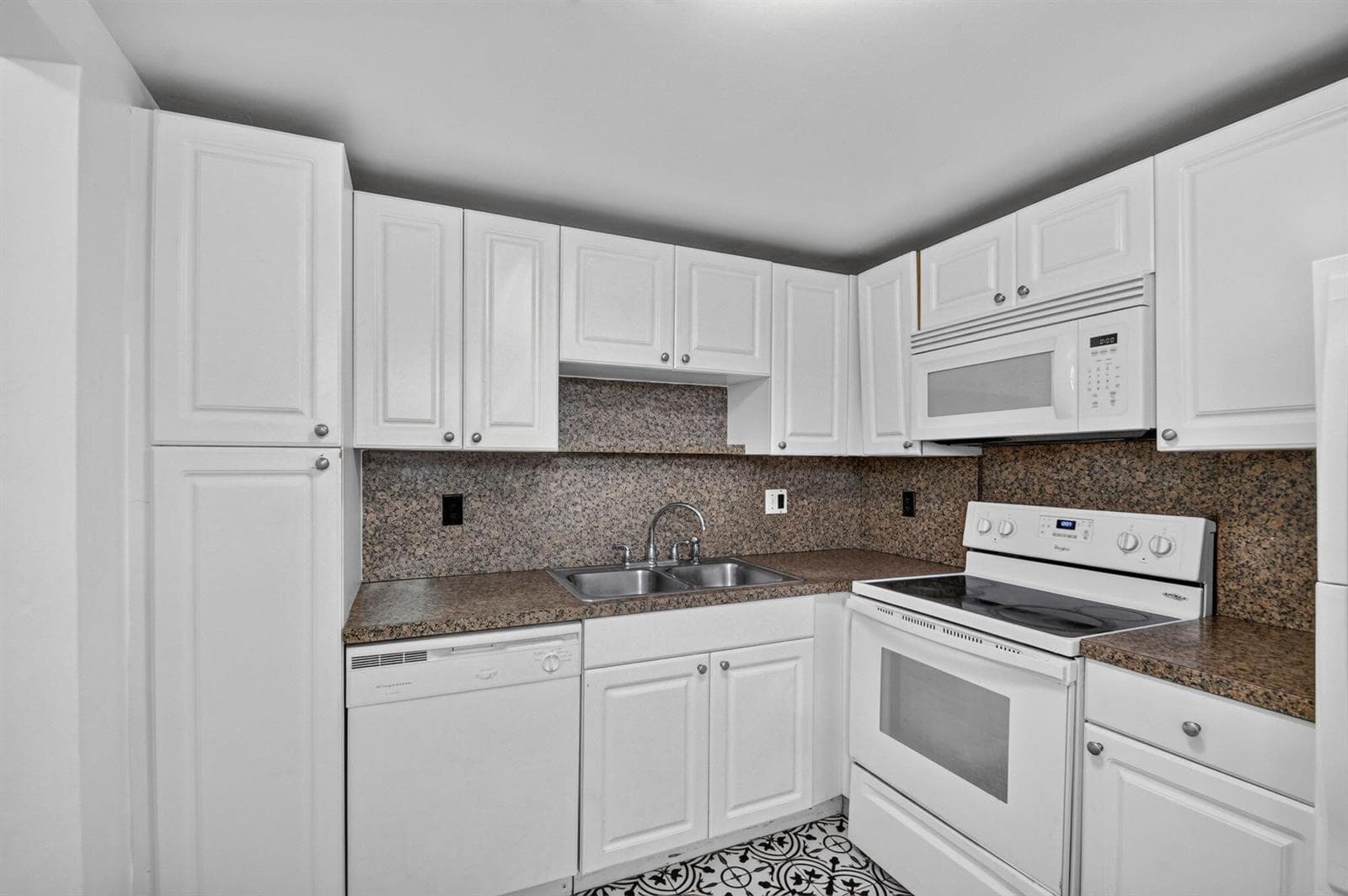 1505 Crescent Circle # B24, Lake Park, FL 33403 — zdjęcie 4