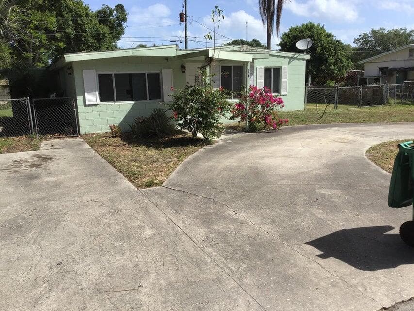 364 Johnston Street, Fort Pierce, FL 34982 — zdjęcie 2