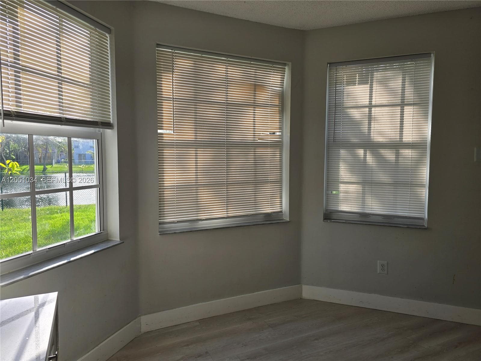 150 NW 151st Ave, Pembroke Pines, FL 33028 — zdjęcie 4