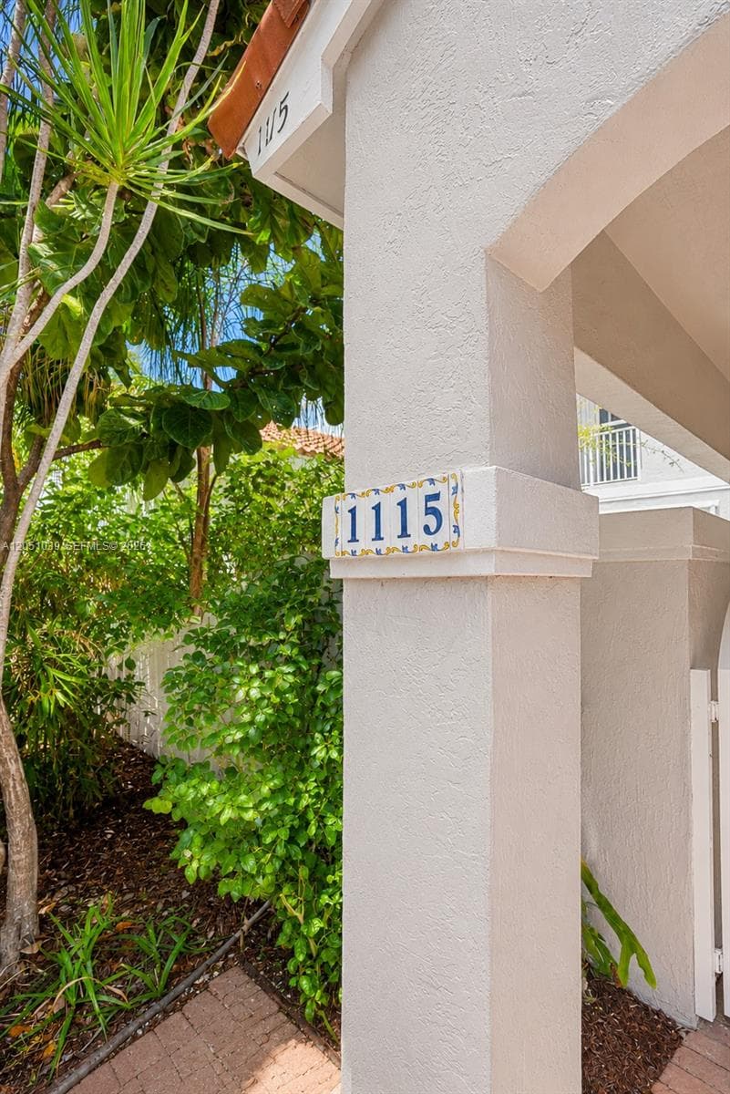 1115 Weeping Willow Way, Hollywood, FL 33019