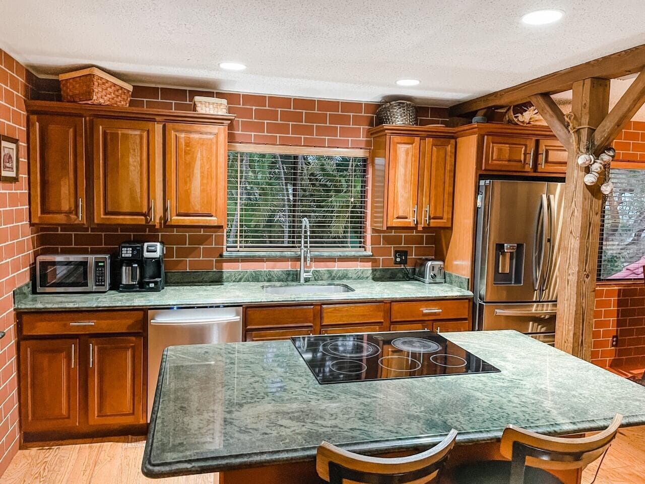 25 Lexington Lane W # E, Palm Beach Gardens, FL 33418