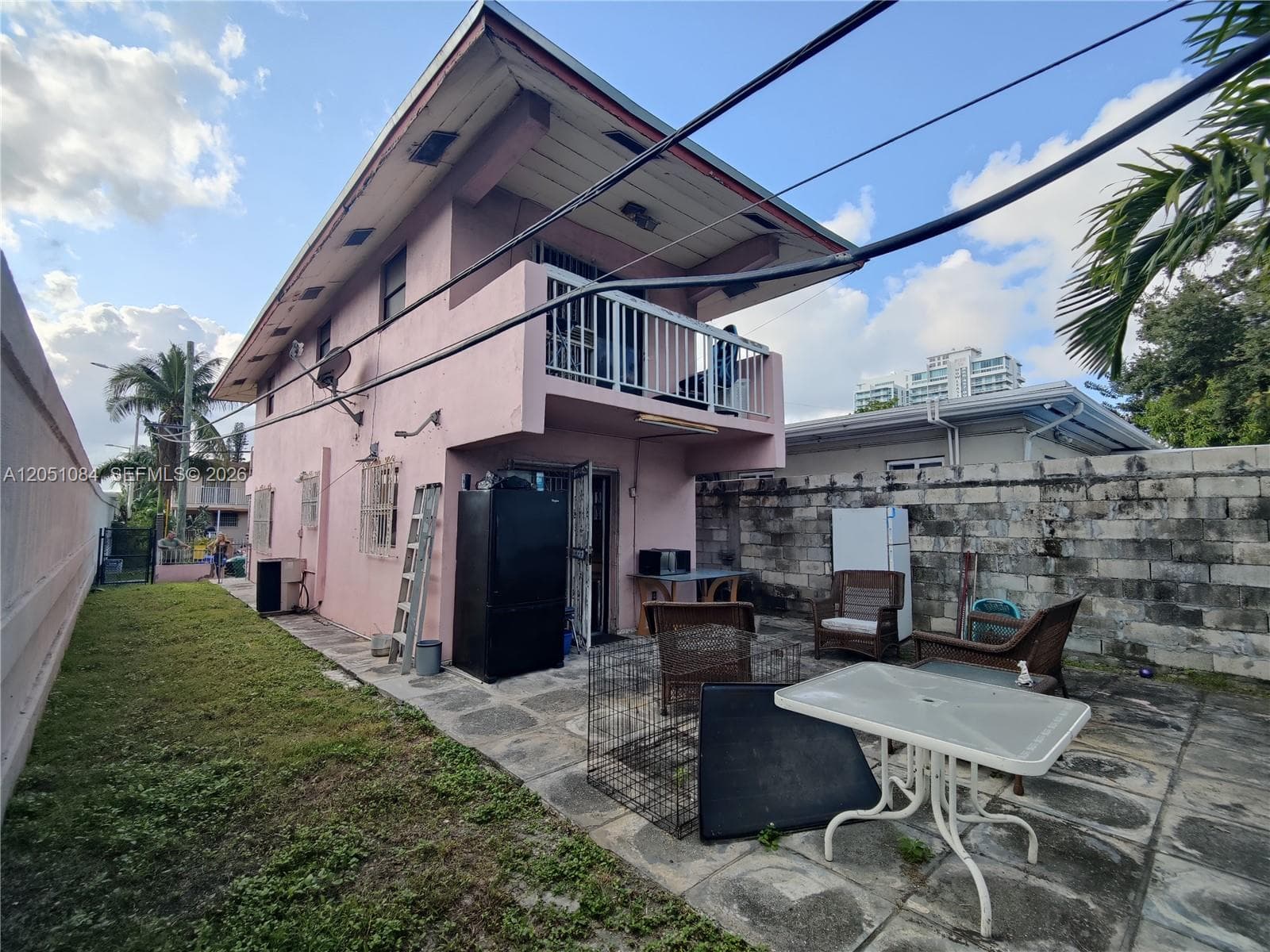 945 NW 19th Ave, Miami, FL 33125 — zdjęcie 4