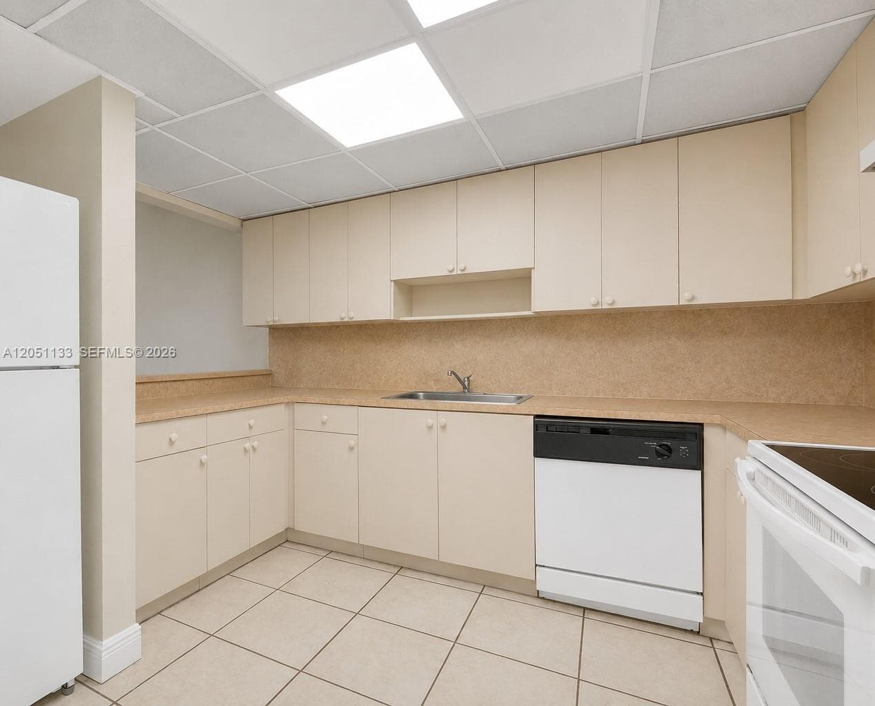 6940 Miami Gardens Dr # 1-531, Hialeah, FL 33015 — zdjęcie 3