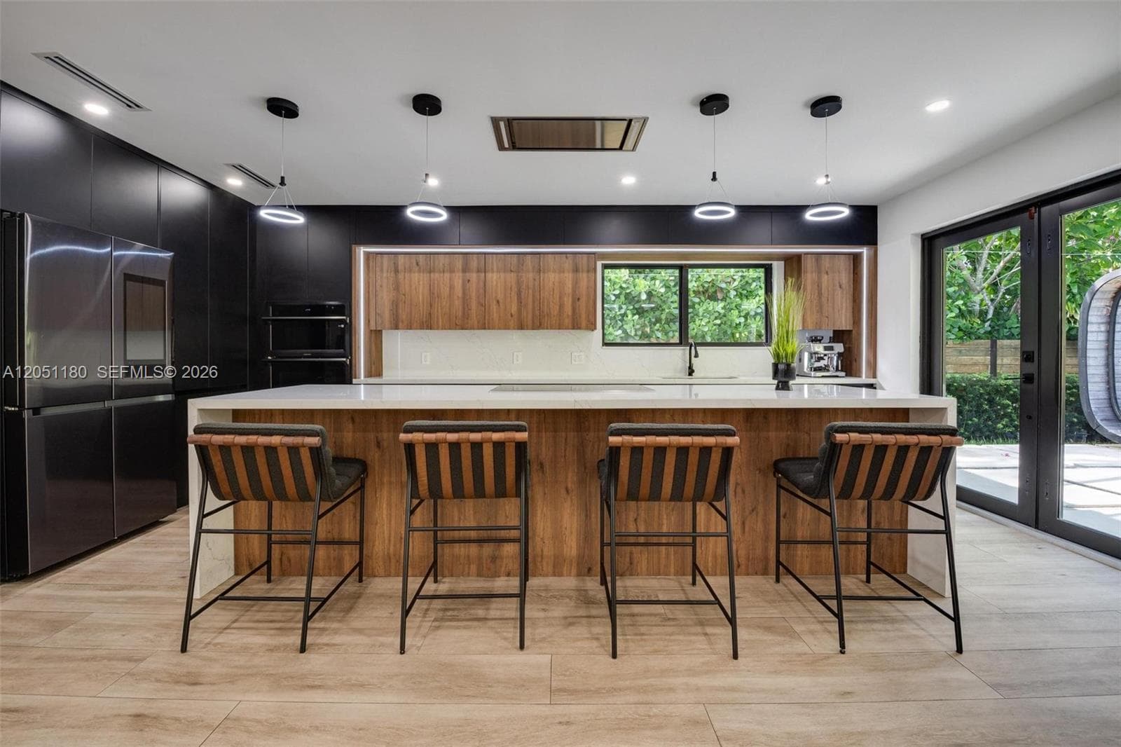 10555 NE 2nd Ave, Miami Shores, FL 33138 — zdjęcie 3