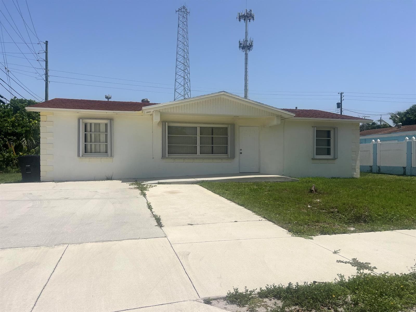 816 24th Avenue N, FL 33460