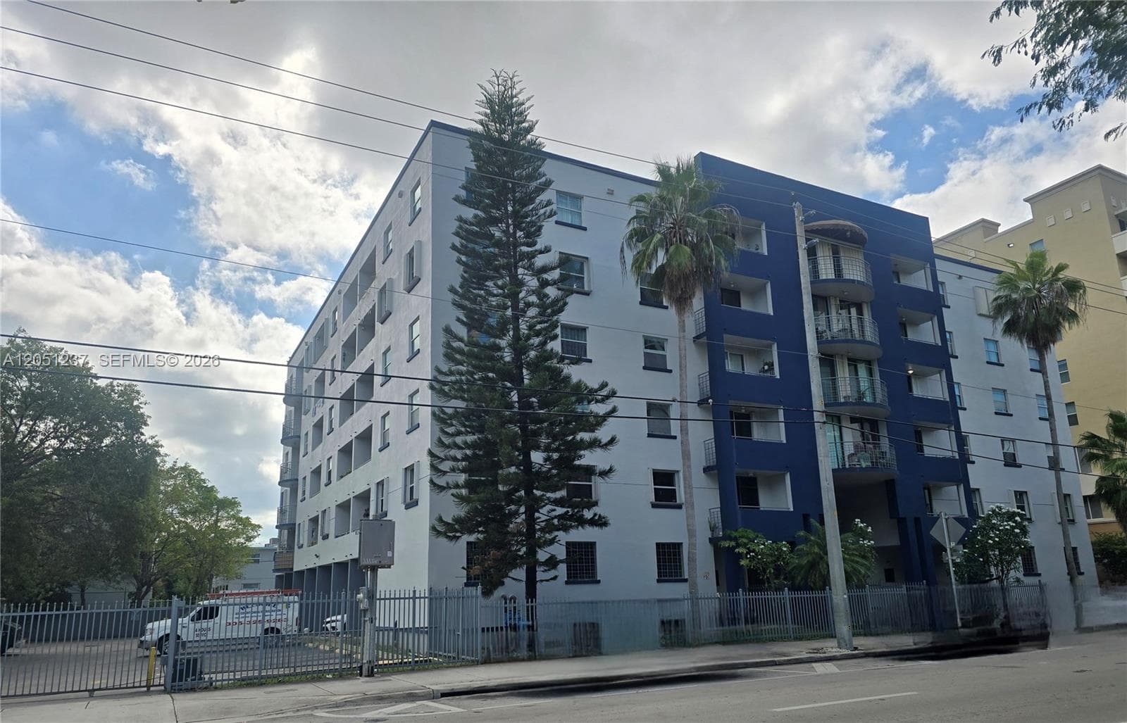 546 SW 1st ST # 607, Miami, FL 33130