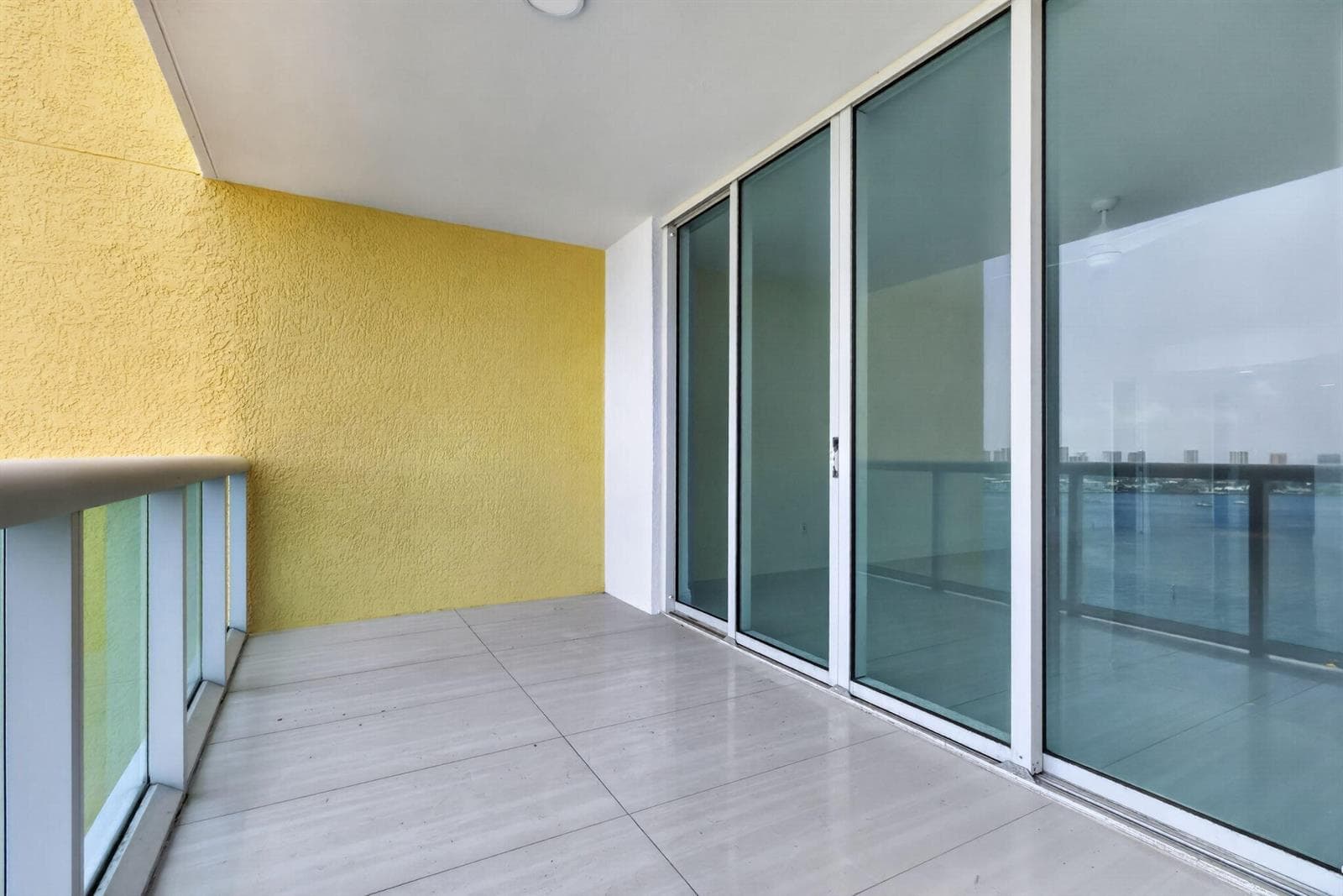 2650 Lake Shore Drive # 1005, Riviera Beach, FL 33404 — zdjęcie 4