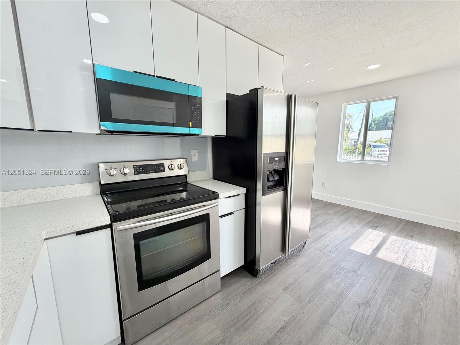 685 SE Park Dr, Hialeah, FL 33010 — zdjęcie 5