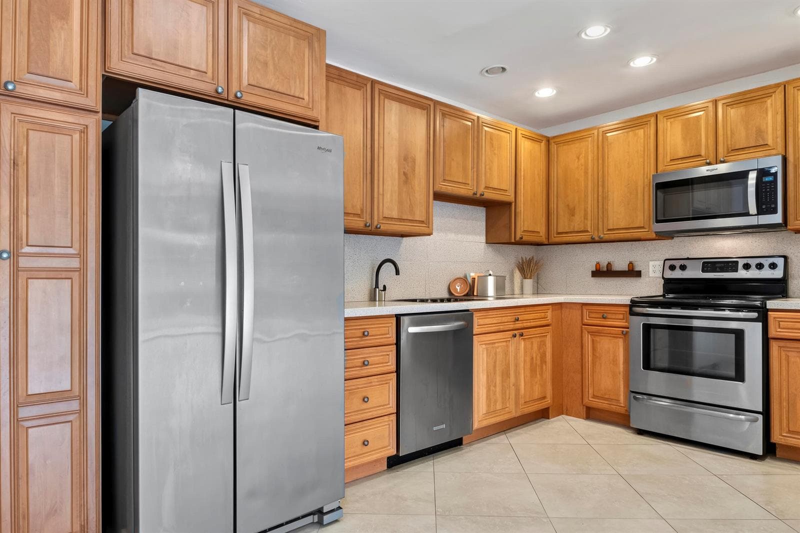 13 Jacaranda Drive # 214, Plantation, FL 33324