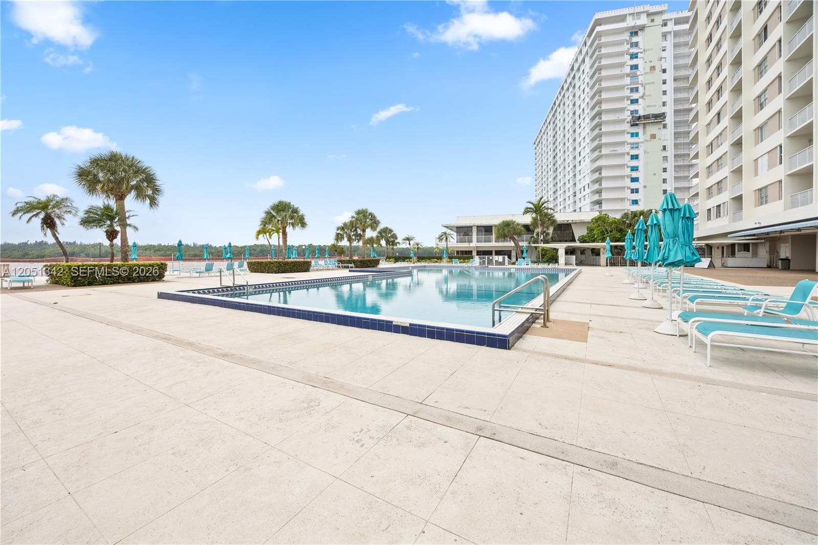 300 Bayview Dr # 903, Sunny Isles Beach, FL 33160 — zdjęcie 2