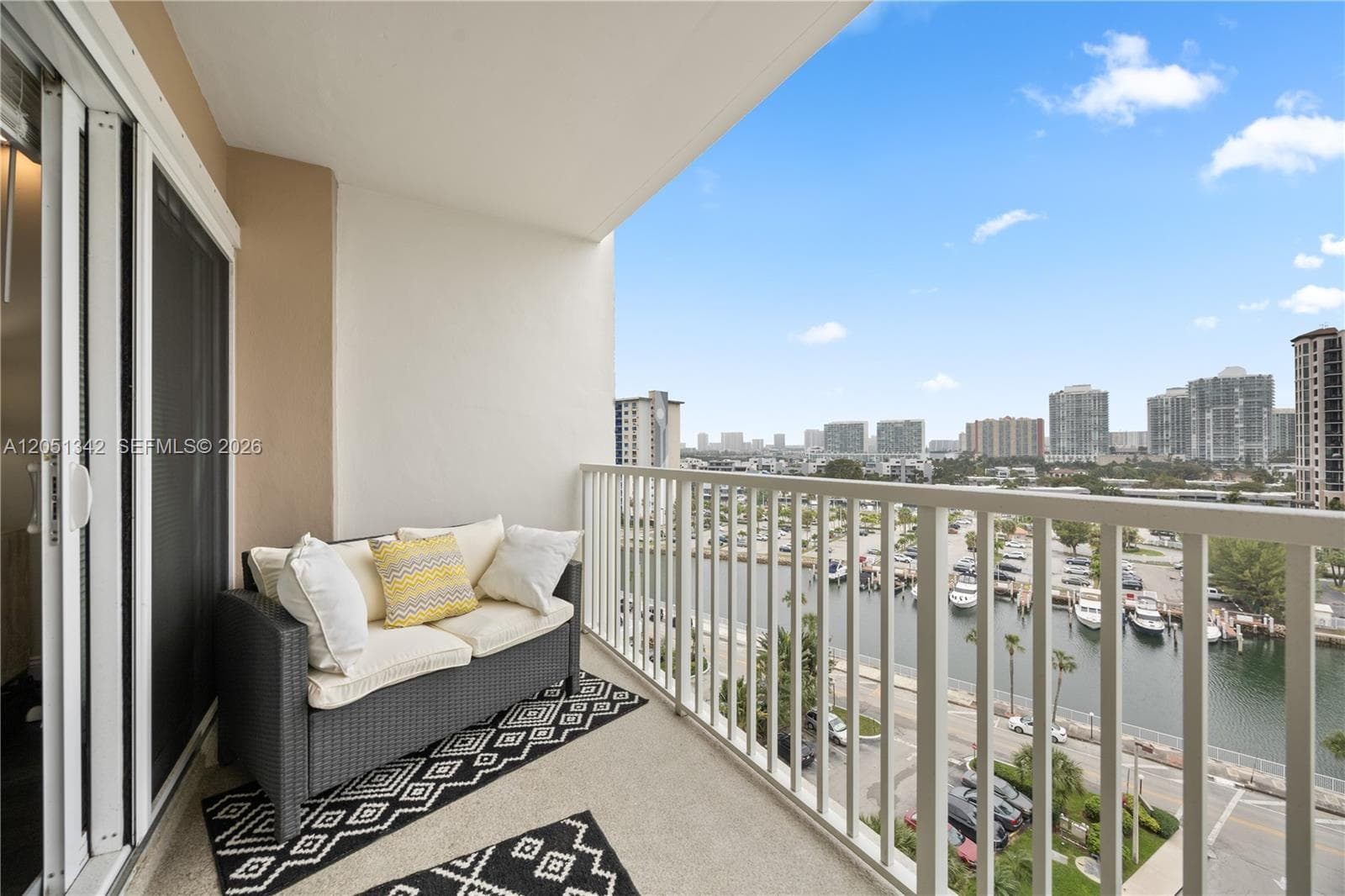 300 Bayview Dr # 903, Sunny Isles Beach, FL 33160