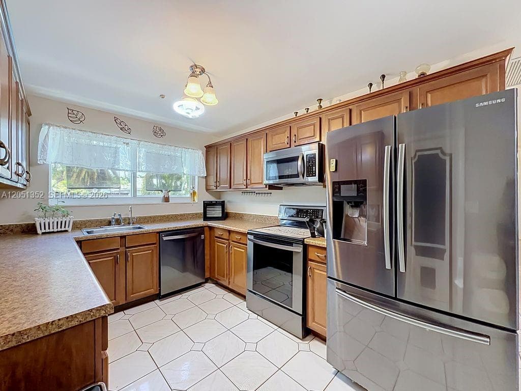 4201 NW 73rd Ave, Lauderhill, FL 33319 — zdjęcie 4