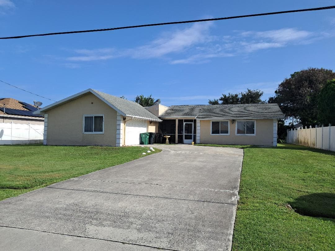 441 SW Todd Avenue, Port St. Lucie, FL 34983