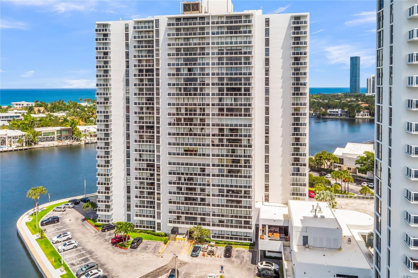 20515 E Country Club Dr # 248, Aventura, FL 33180