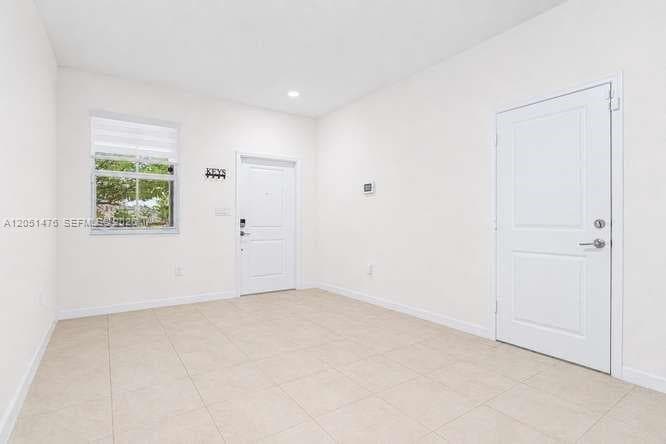 1020 SE 26th Ter, Homestead, FL 33035 — zdjęcie 2