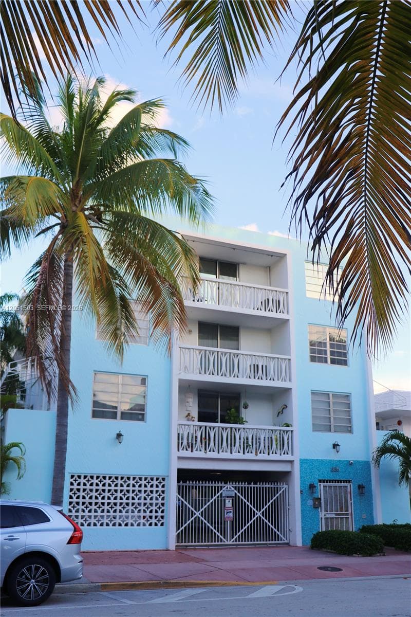 335 Collins Ave # 203, Miami Beach, FL 33139