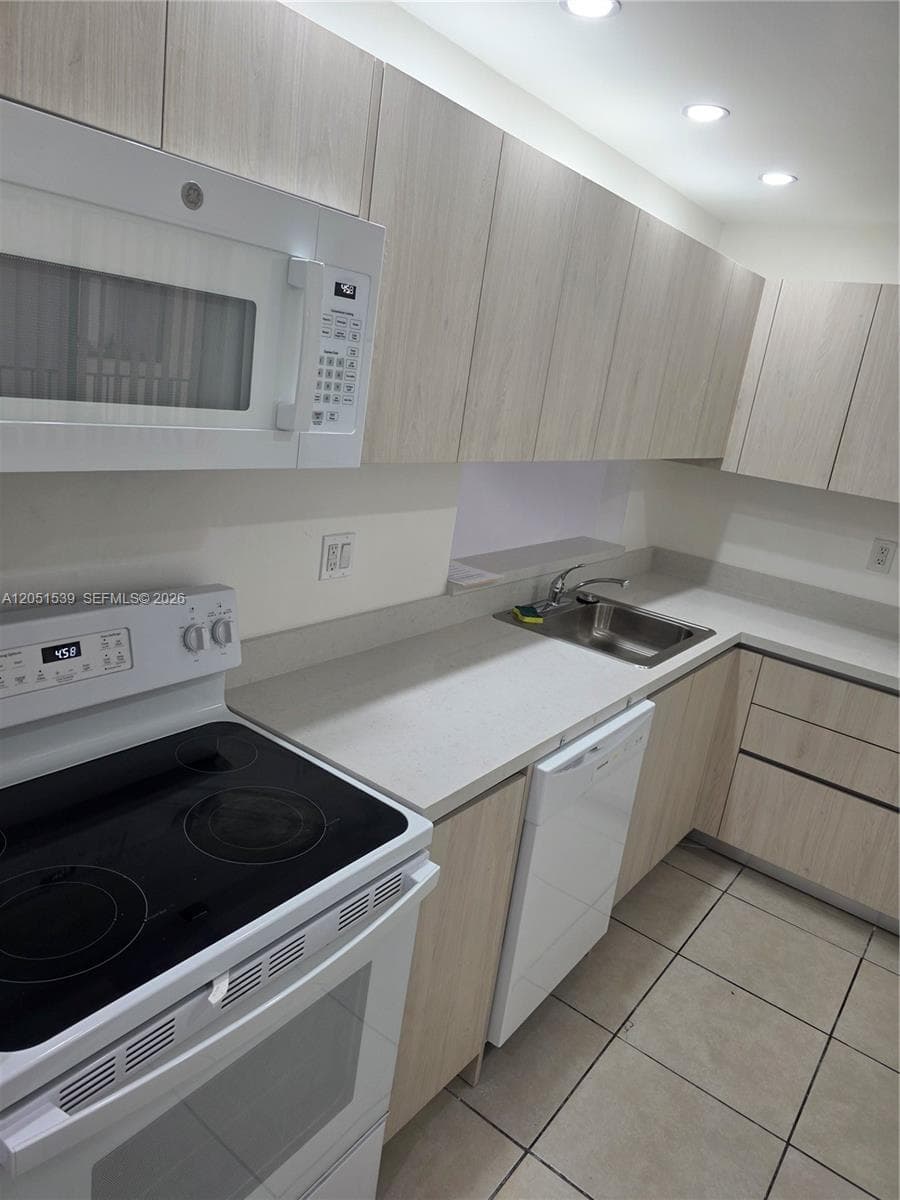 8025 SW 107th Ave # 202, Miami, FL 33173 — zdjęcie 3