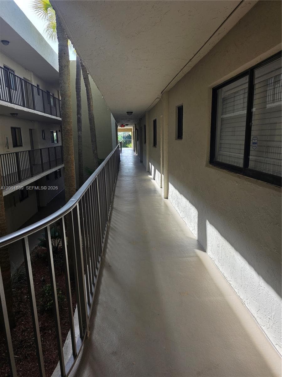 8025 SW 107th Ave # 202, Miami, FL 33173 — zdjęcie 5