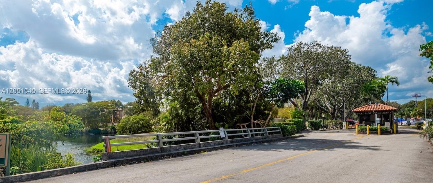 6100 S Falls Cir Dr # 202, Lauderhill, FL 33319