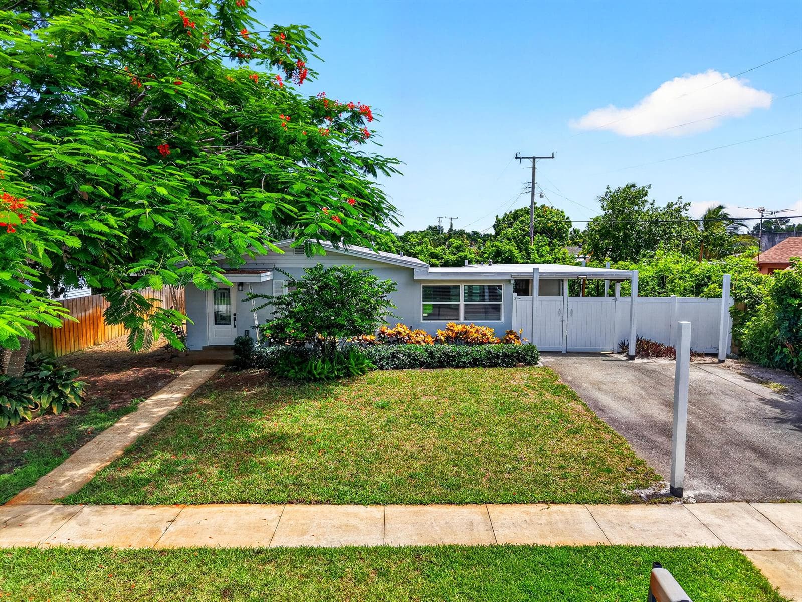 1446 W Perry Street, Lantana, FL 33462