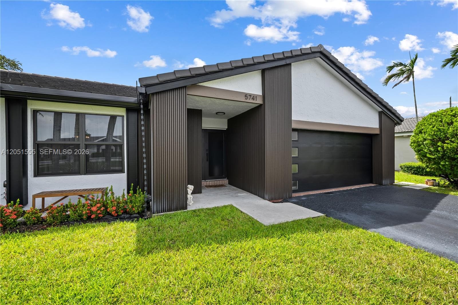 5741 W Waterford Dr, Davie, FL 33331 — zdjęcie 4