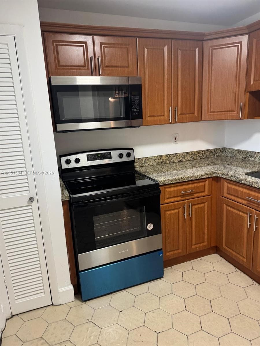 1401 NE 191st St # D108, Miami, FL 33179 — zdjęcie 2