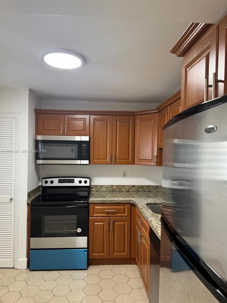 1401 NE 191st St # D108, Miami, FL 33179 — zdjęcie 3