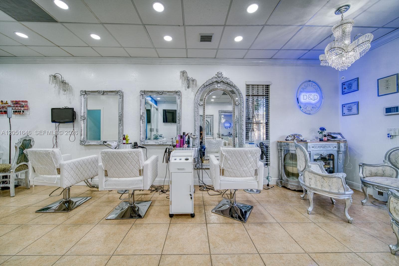 Full service Beauty salon PRIME location close to Sunset PLace, South Miami, FL 33143