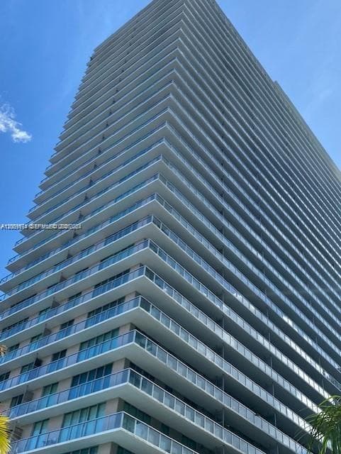 79 SW 12th St # 1702-S, Miami, FL 33130