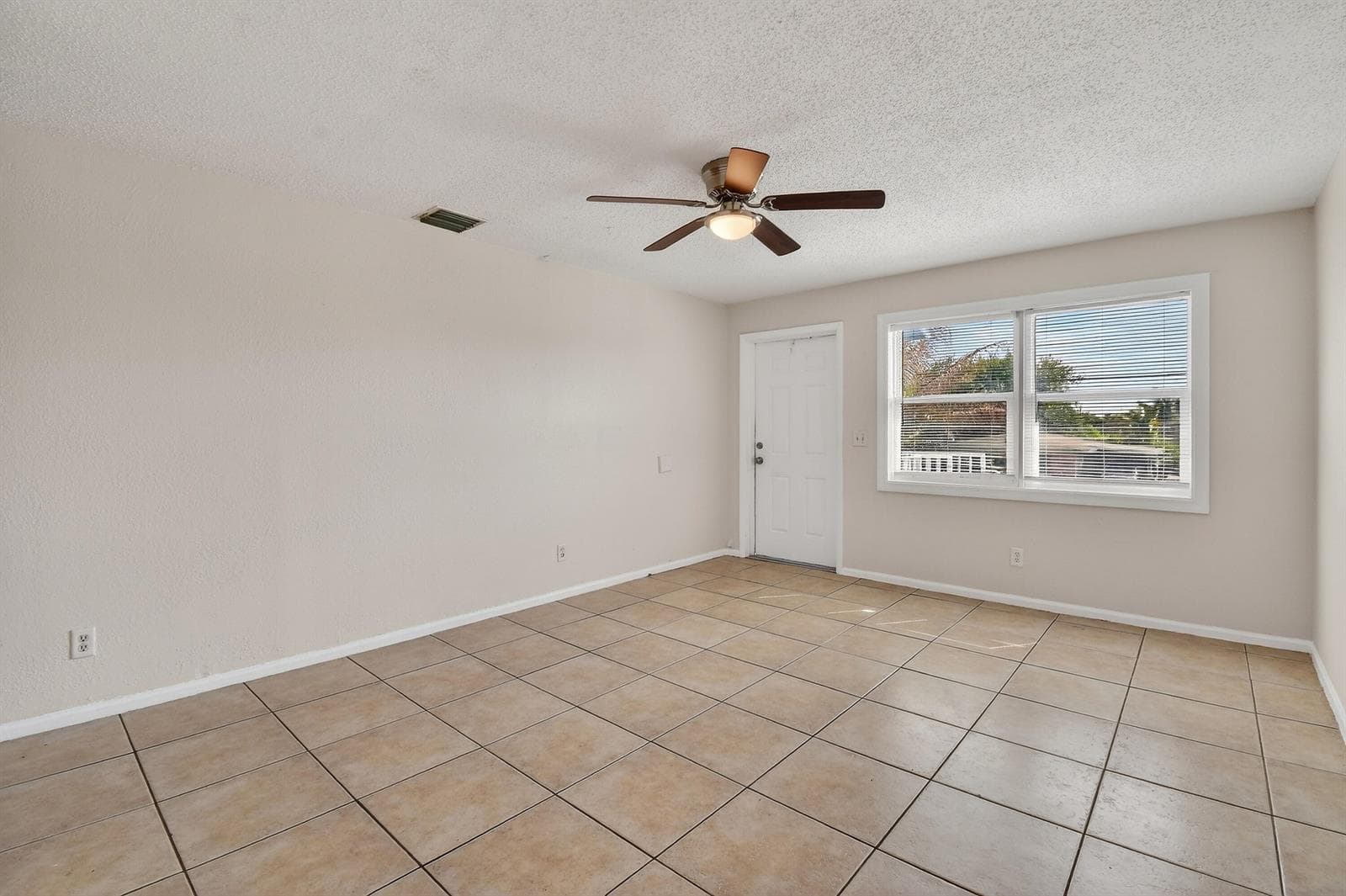 1618 W 26th Court # D, Riviera Beach, FL 33404 — zdjęcie 2