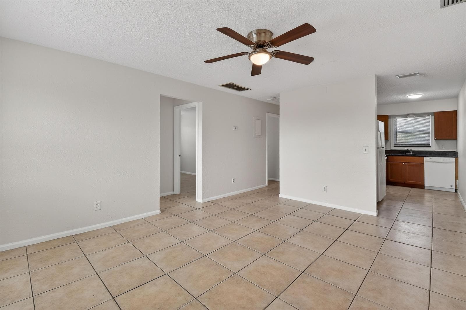 1618 W 26th Court # D, Riviera Beach, FL 33404 — zdjęcie 4