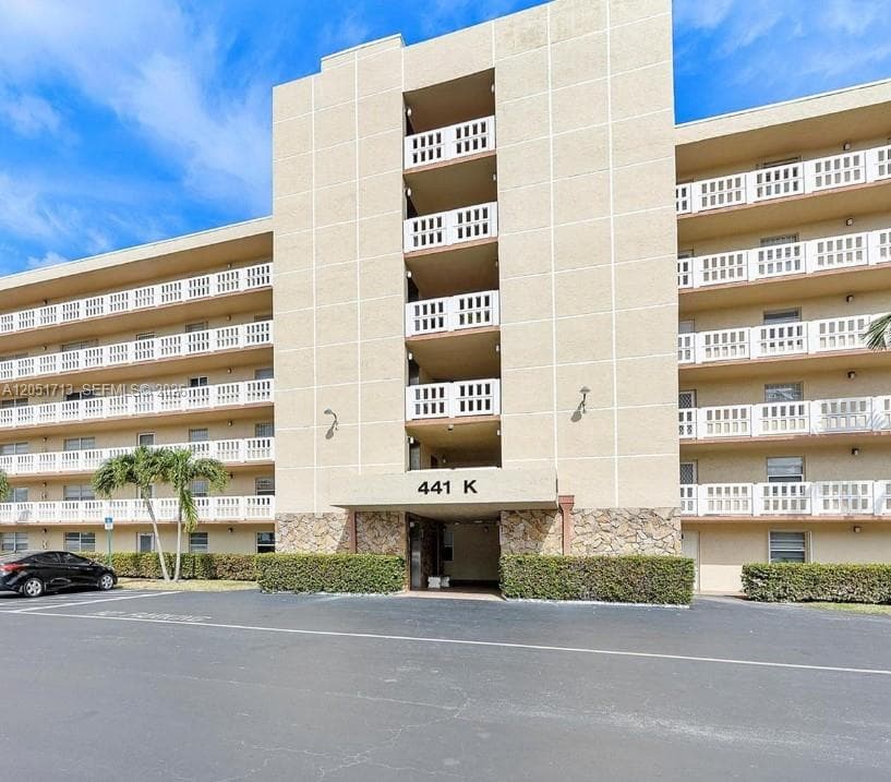 441 SE 3rd St # 505, Dania Beach, FL 33004